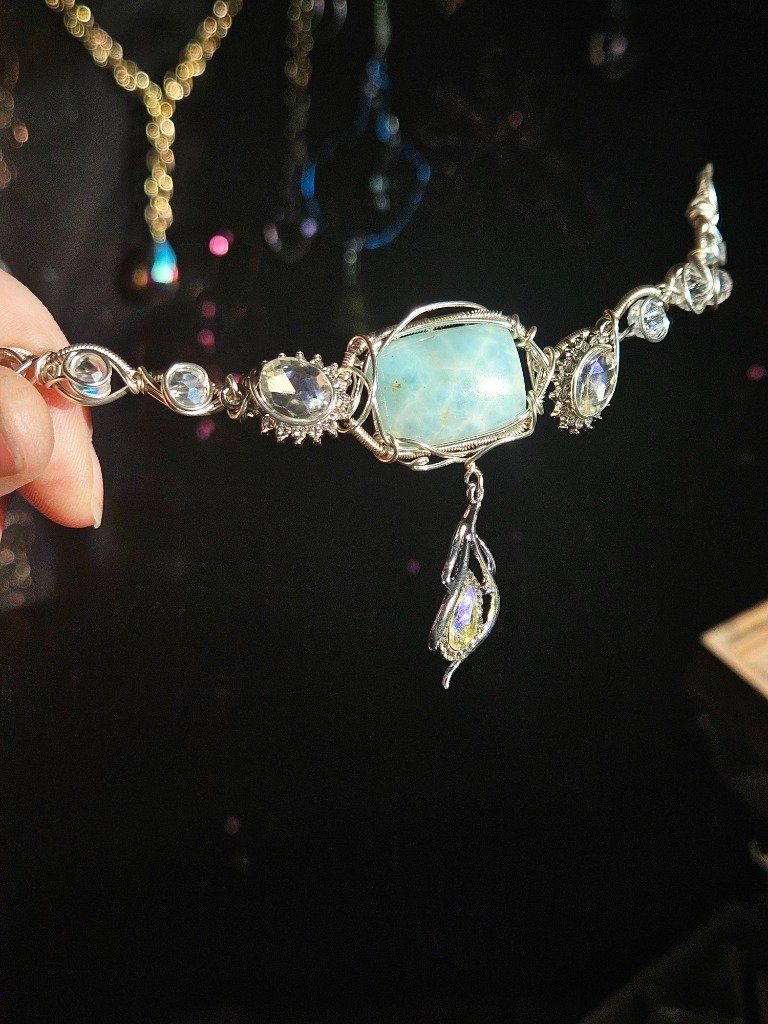 Les constellations, des colliers étincellent de beauté et modulable a l'infini.