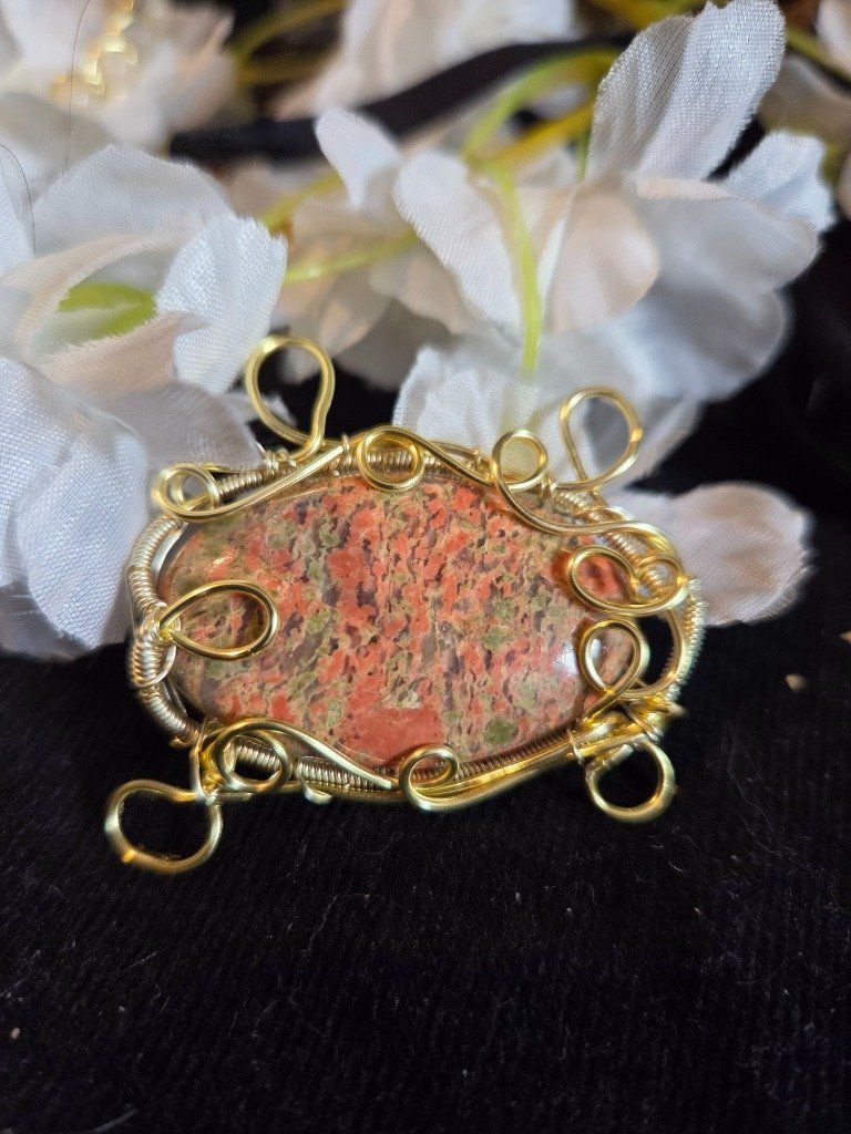 Des colliers, bracelets et pendentifs qui capturent toutes les couleurs et énergies ?

-Unakite – équilibre et guérison
-Fluorite – clarté et protection
-Amétrine – créativité et harmonie

Des pièces vibrantes pour illuminer votre quotidien ✨