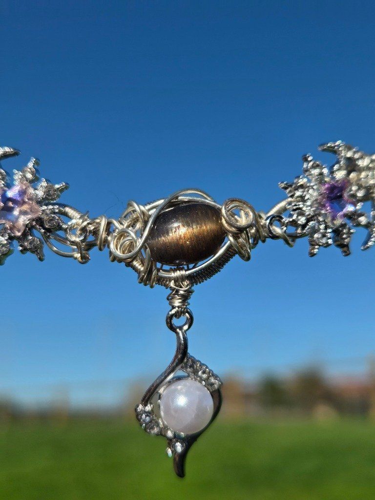 Des colliers, bracelets et pendentifs puissants pour protection et ancrage ?
⚫ Obsidienne – protection et purification
Tourmaline noire – énergie et équilibre
✨ Onyx – force et confiance

Alliez style et énergie dans chaque création.