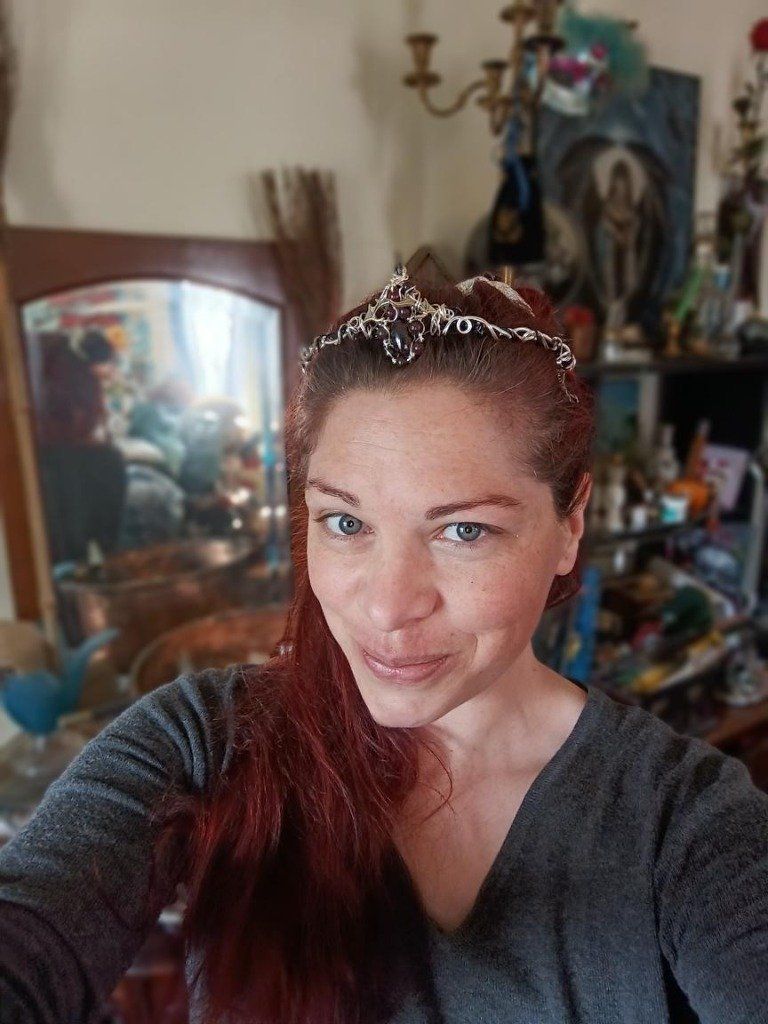 Le diademe grenat argent et or d’angelique