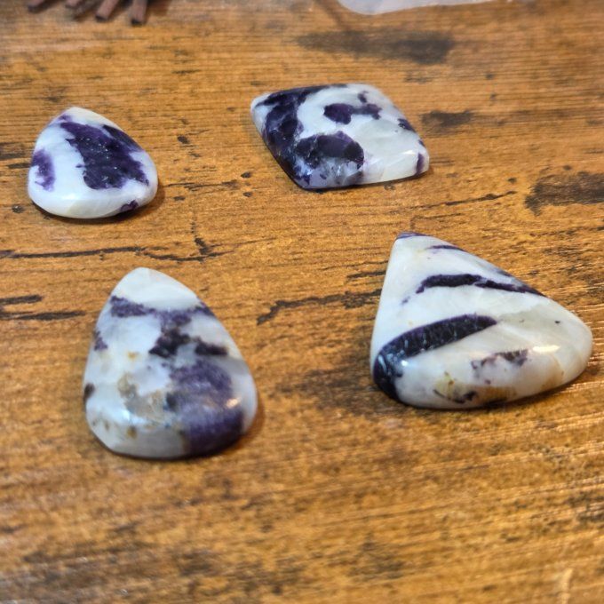 Fluorite violette sur calcite