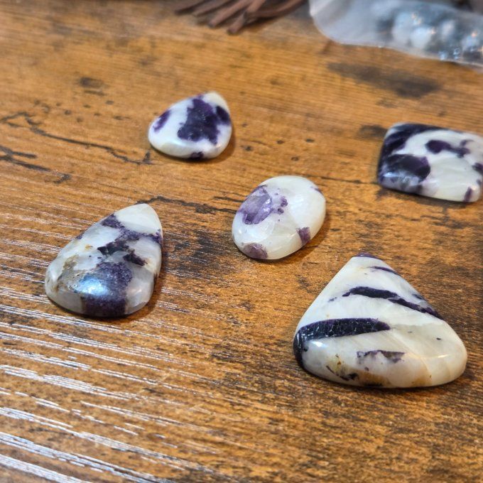 Fluorite violette sur calcite