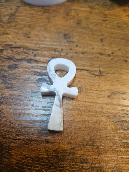 Ankh d'Howlite
