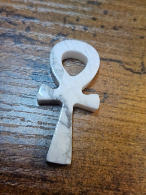Ankh d'Howlite