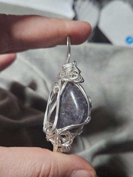 Iolite (Cordierite) –✨ Saphir d'Eau : Pierre de Clarté et de Développement Spirituel✨ 