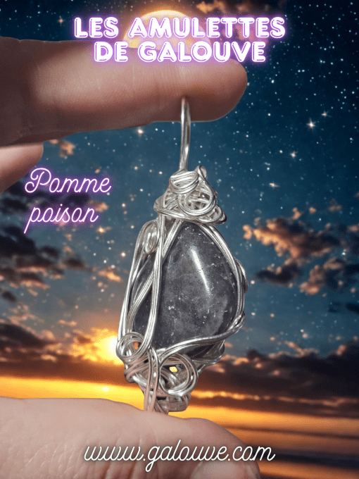Iolite (Cordierite) –✨ Saphir d'Eau : Pierre de Clarté et de Développement Spirituel✨ 