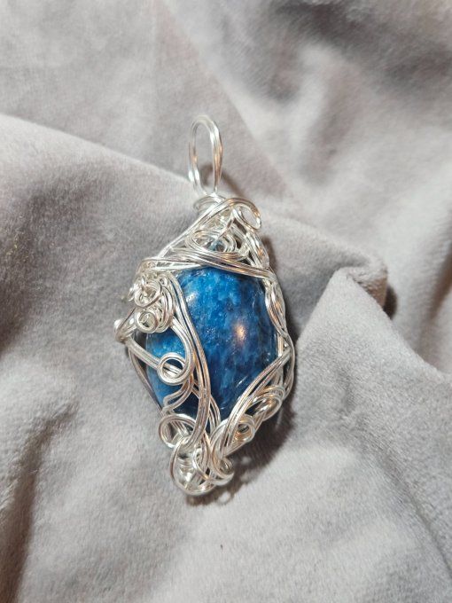 ✨Apatite Bleue – Pierre de Communication & Clarté   ✨ 