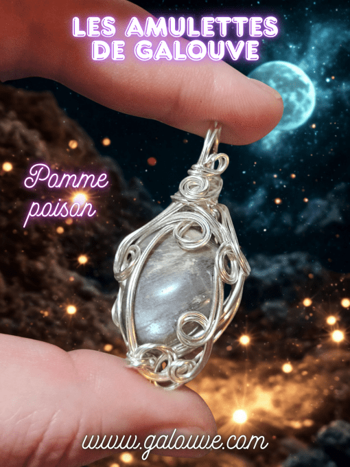 Pomme poison. ✨pierre de lune noire ✨Hecatolite 
