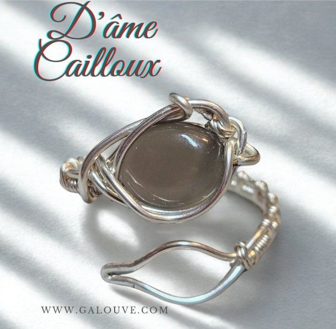 Bague Pierre de lune Noire - hecatolite - ajustable 