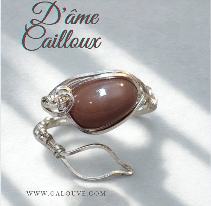 Bague pierre de lune pêche  ajustable