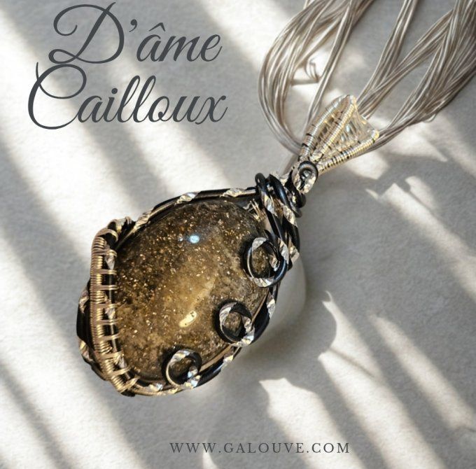 Pierre de Soleil Noire mica et hématite ✨