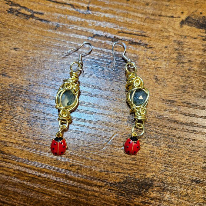 Boucle agate mousse facette coccinelle