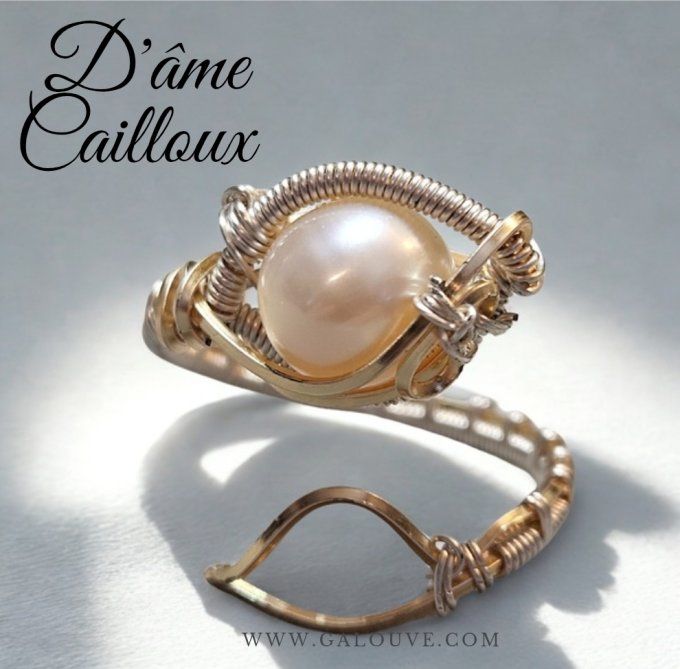 Bague perle de nacre  Ajustable