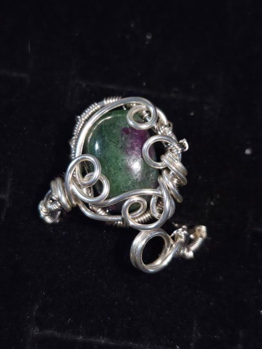 Bague Zoisite Sur rubis ajustable : pierre de transformation 