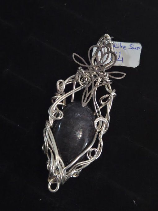 Amulette Iolite gemme pierre de soleil☀️