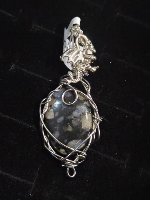 Amulette Llanite-Que Sera-liberite