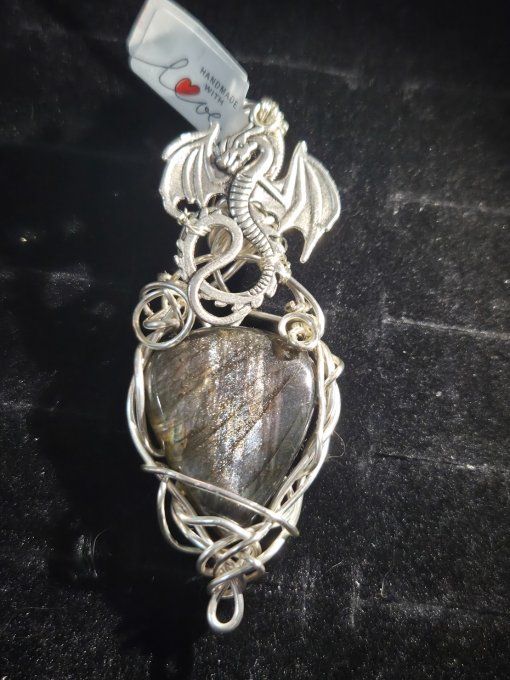 Amulette Labradorite spectrolite Dragon