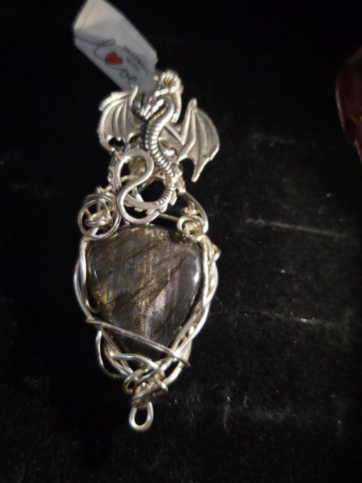 Amulette Labradorite spectrolite Dragon