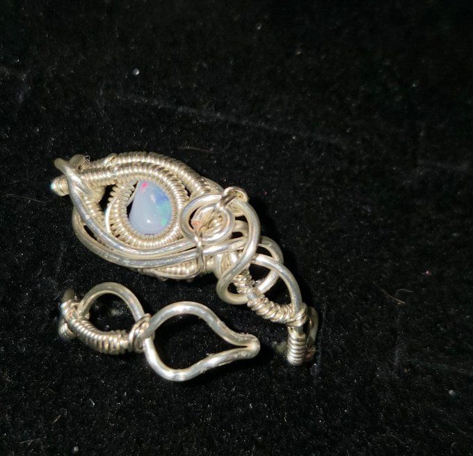 Bague opale noble bleu