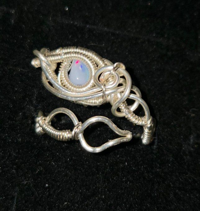 Bague opale noble bleu