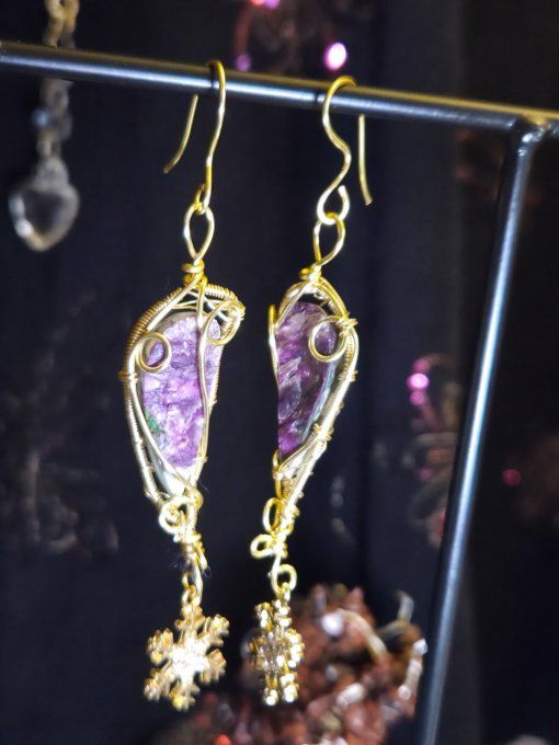 Boucle d’oreilles Kämmerite Brut Or.