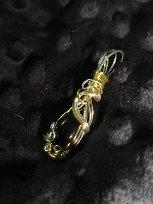  Pendentif Quartz Fumé – Clarté, Équilibre & Libération      