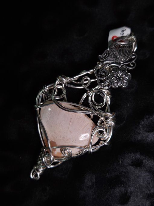 Amulette Scolecite rose ✨douceur d'un cocon 