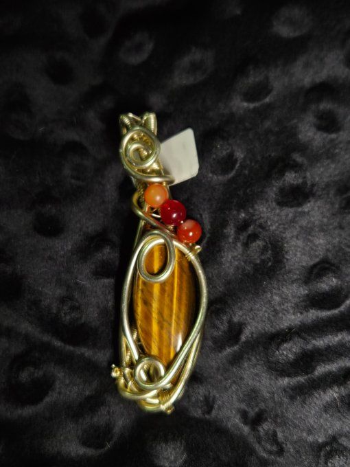 Réserver a silmaeween Amulette chance et malédiction 