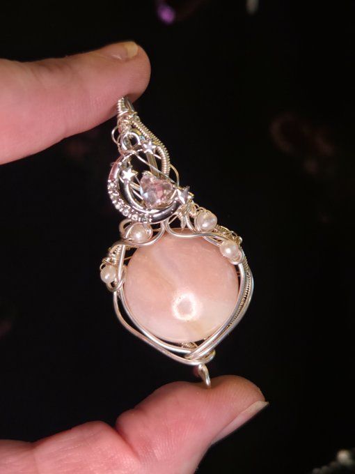 Amulette Opale Rose – Harmonie Émotionnelle & Protection Du Cœur