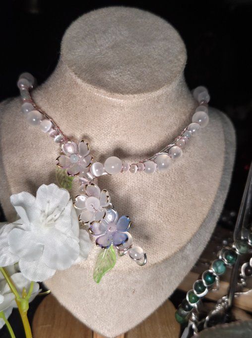 Collier Celeste en Selenite  : harmonie et douceur modulable 