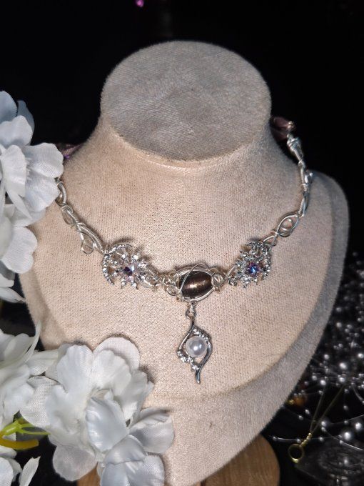 Constellation d'Andromède : collier modulable pierre de soleil noire.
