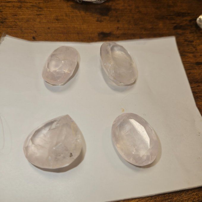 Quartz Rose facetté 