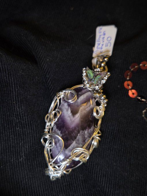 Grande Amulette Améthyste Chevron -creativité , ouverture et apaisement