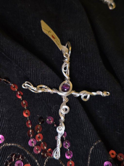 Croix Argent & Cabochon Améthyste – Sérénité & Sagesse Spirituelle        