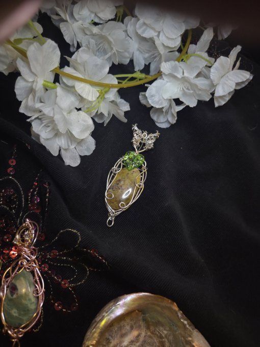 Amulette Argent – Opale Verte- Prospérité et jeunesse