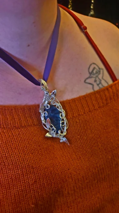 Amulette Argent En Apatite Bleue – Pierre De Communication & Clarté