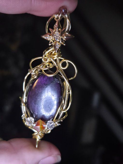 Pendentif Etoile d’or Purpurite  – Liberté Intérieure  .