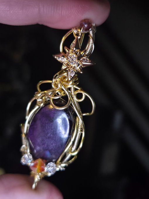 Pendentif Etoile d’or Purpurite  – Liberté Intérieure  .
