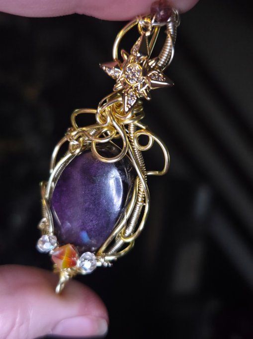Pendentif Etoile d’or Purpurite  – Liberté Intérieure  .