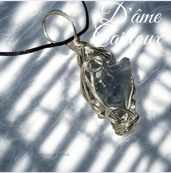 Célestite – Pierre de Réconfort et de Paix Spirituelle ✨