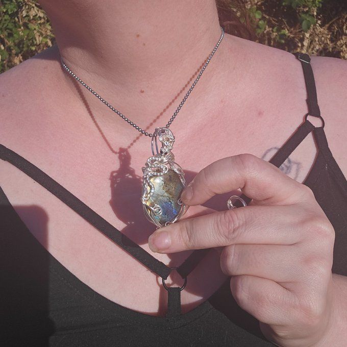 Labradorite serpentine
