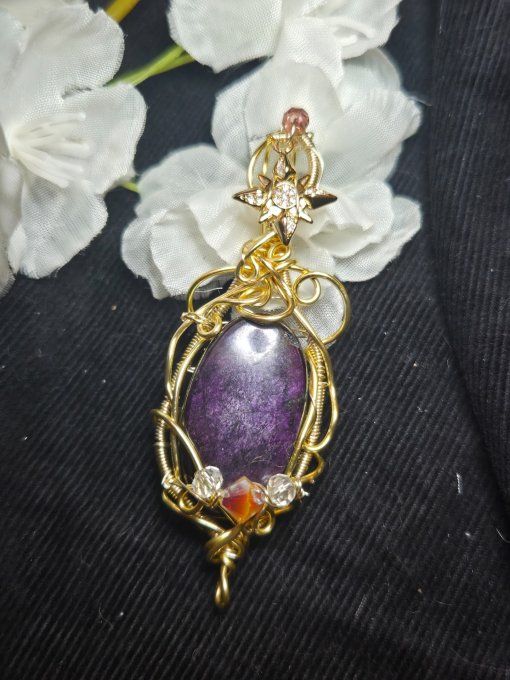 Pendentif Etoile d’or Purpurite  – Liberté Intérieure  .