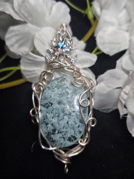 Amulette Quartz a hemimorphite 