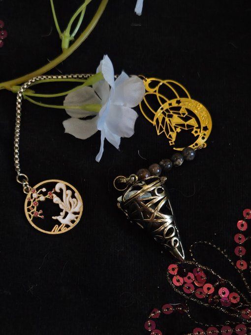 Pendule Lune De Pierre – Concentration, Confiance & Ouverture Intuitive  