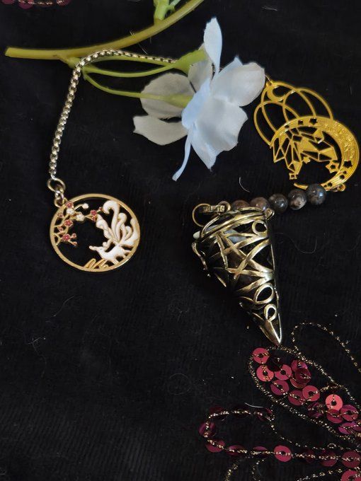 Pendule lune de pierre