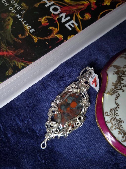 Amulette jaspe booly ✨stabilité et Energie 