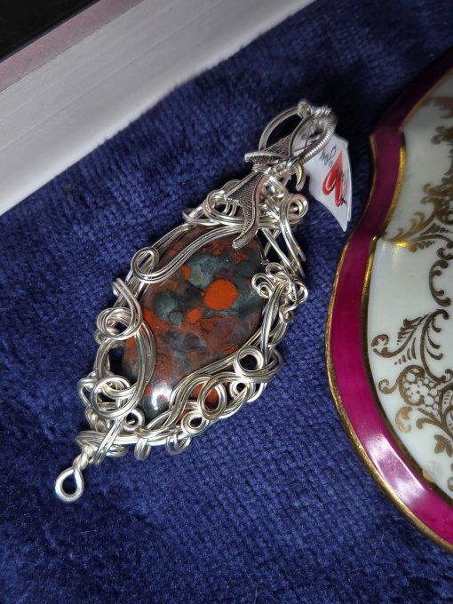 Amulette jaspe booly ✨stabilité et Energie 