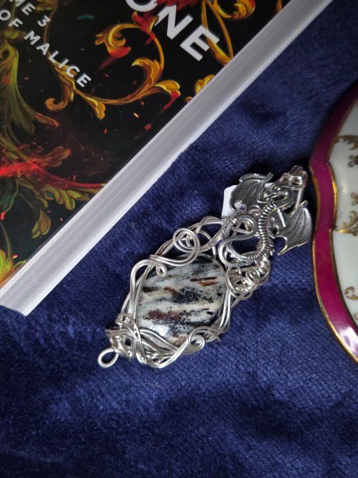 Pendentif amulette en Astrophyllite 