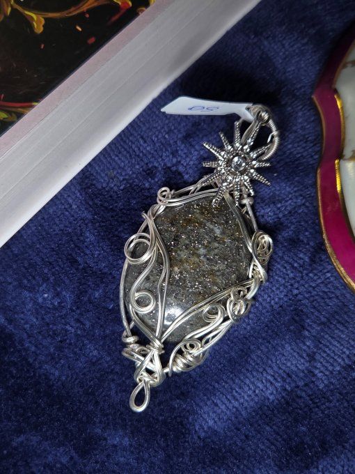 Pierre de Soleil Noire mica et hématite ✨