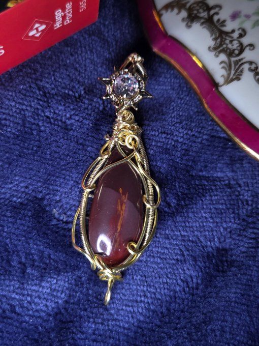 Pendentif en jaspe rouge  -Force & Courage